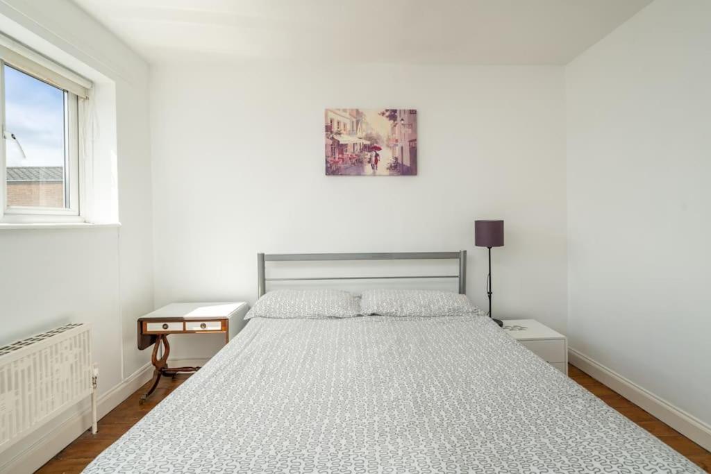 Bright Spacious 2 Bedroom Flat In Zone One Appartamento *
