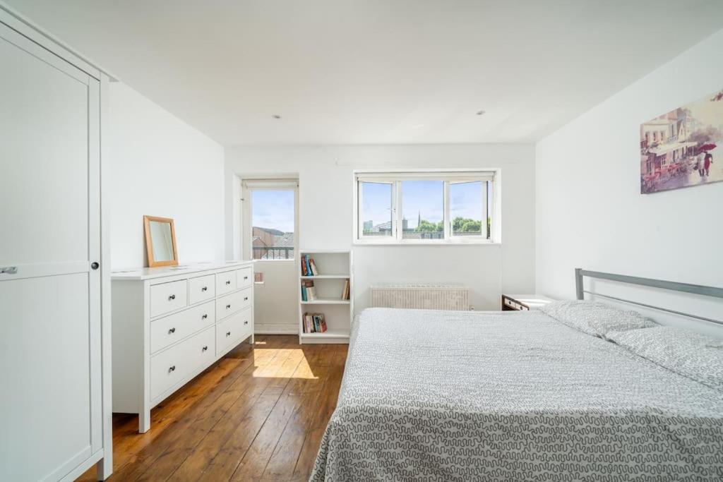 Appartamento Bright Spacious 2 Bedroom Flat In Zone One *